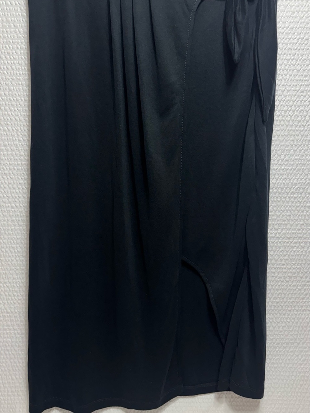 Heartbloom midi skirt open knee and tie black small new - Picture 2 of 10
